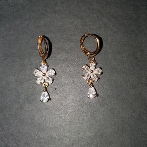 SOLD! Rhinestone Flower Dangle Earrings Gold